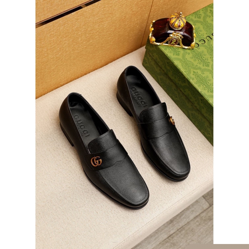 G*u*i leather shoes